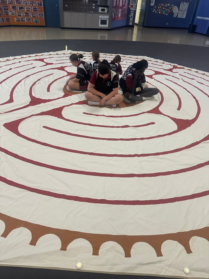 755417086587041_1477990547663021-1